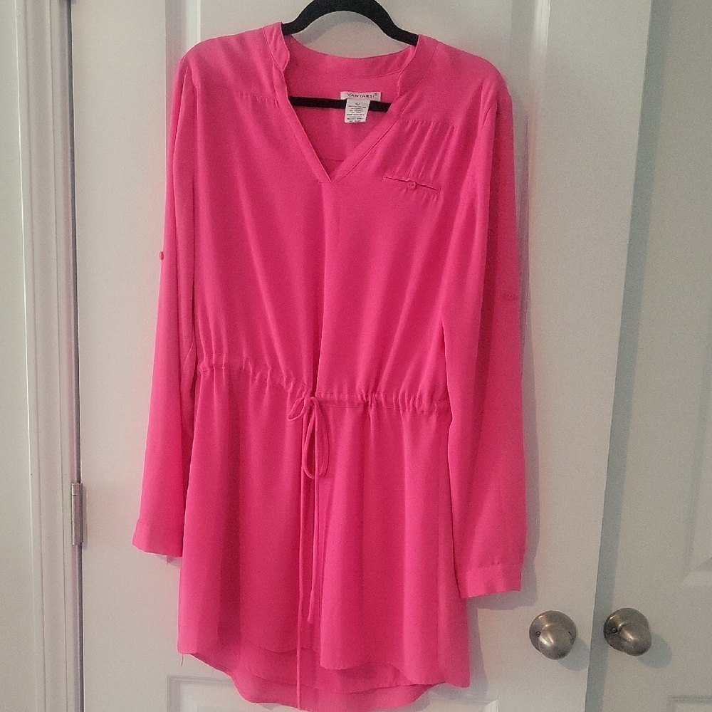Vantarsi Hot Pink Mini Dress.  Lined. SZ L